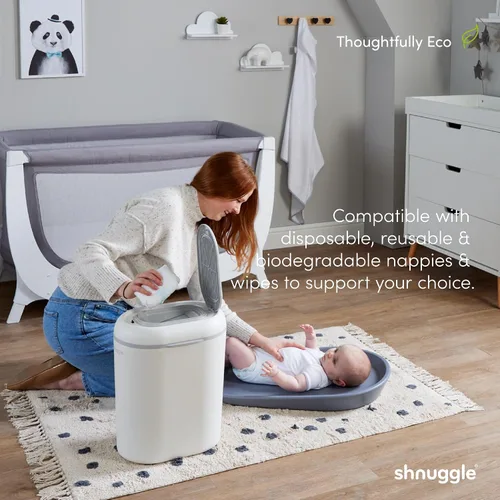 Vista 5 de Shnuggle Changing Essentials Bundle – Cambiador esponjoso de eucalipto + contenedor de pañales ecológico + mejores forros para bolsas – lavable