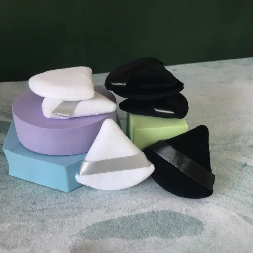 Vista 3 de 6 esponjas de maquillaje en polvo cosmético para base de algodón, almohadillas de maquillaje triangulares suaves, esponjas de maquillaje negras