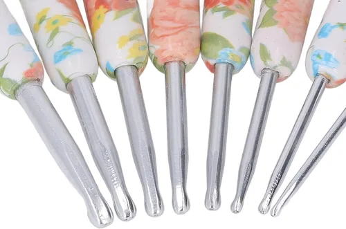 Vista 7 de Juego de 8 ganchos ergonómicos de ganchillo, kit de ganchos de ganchillo de aluminio colorido con diseño floral amarillo para tejedores