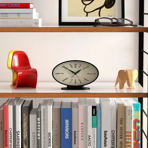 Vista 2 de NEWGATE® Ronnie - Reloj despertador, diseño retro ovalado, acabado de goma suave negro, ideal para mesita de noche, escritorio o estante, accesorio