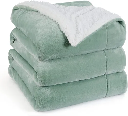 Vista 32 de Bedsure GentleSoft - Manta de forro polar Sherpa para sofá, manta de Navidad gruesa y cálida para invierno, manta de felpa suave y esponjosa como