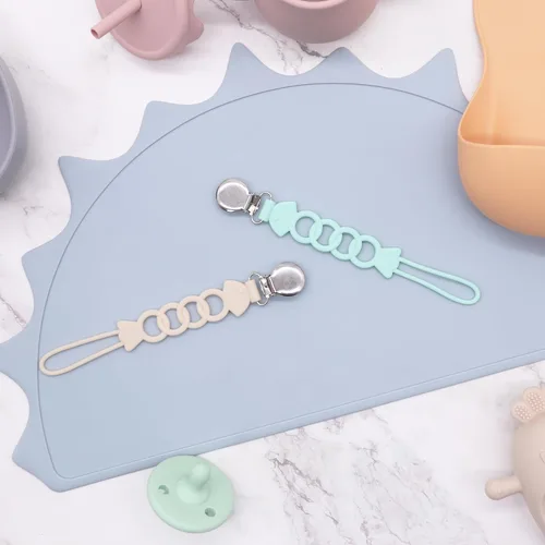 Vista 5 de Pinza para chupete de silicona para bebés, niños y niñas, para recién nacidos, cumpleaños, baby shower, juego de 2 con clip de metal (peces)