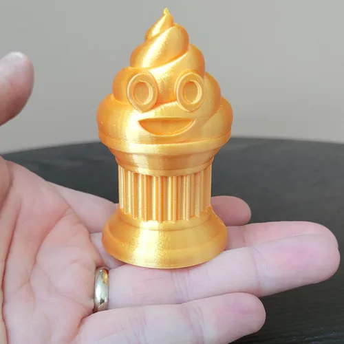 Vista 7 de Znet3D Trofeo de emoji Family Poop – Premio o regalo perfecto – Hecho a mano con fabricación aditiva – 6, 4, 3, 2 pulgadas de alto, con un emoji