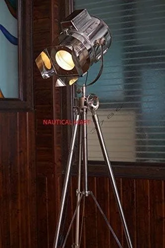 Vista 3 de 1960'S Vintage Disigns Ajustable Teatro Búsqueda Luz Trípode Lámpara de pie Acabado Cromo Industrial Náutico Lámpara de pie