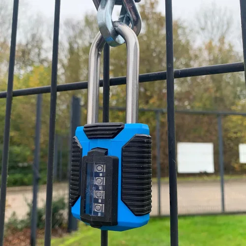 Vista 7 de Squire Candado resistente (CP50) – Grillete de acero más resistente – Candado de combinación de 4 ruedas – Acero aleado para resistencia a