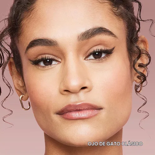 Vista 6 de Lancôme Delineador líquido impermeable con punta de fieltro ultra precisa Idôle para un uso resistente a las manchas durante 24 horas Waterproof