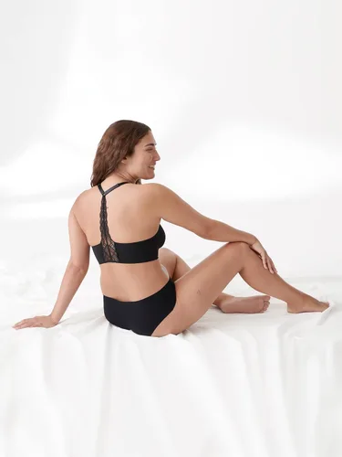 Vista 5 de True & Co Sujetador de espalda cruzada con encaje triangular para mujer