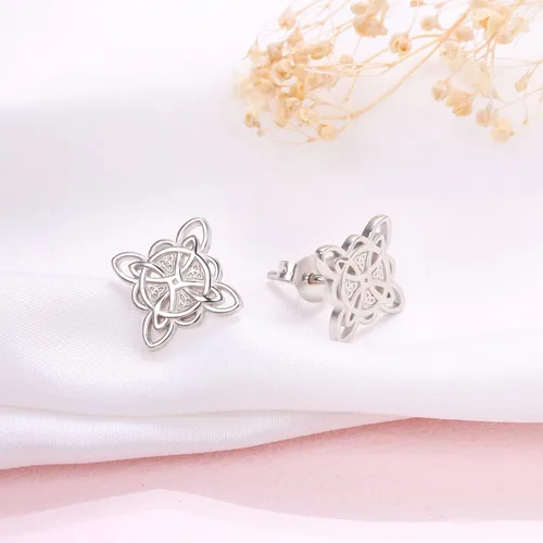 Vista 8 de Paquete de collar con dije de nudo celta y aretes de nudo celta
