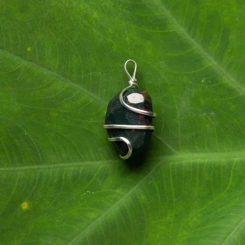 Vista 6 de AYANA - Collar con dije de cristal curativo de ágata musgosa, piedra de la madre naturaleza, riqueza, prosperidad, éxito, chakra del corazón, hecho