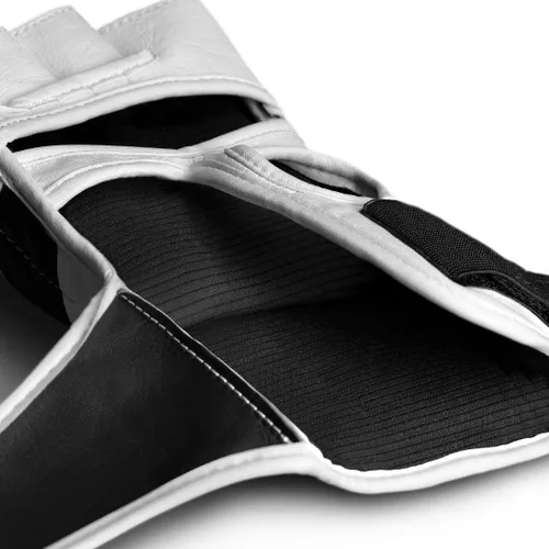 Vista 4 de Hayabusa T3 - Guantes de boxeo Pro Style MMA de 4oz para hombres y mujeres Blanco/Negro