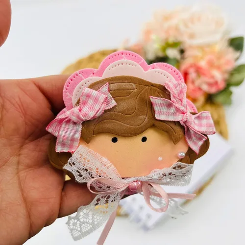 Vista 2 de Adorno hecho a mano para lápiz, adorno para bolígrafo, para niñas y amantes de la escritura, aplique en goma eva. adorable adorno de niña