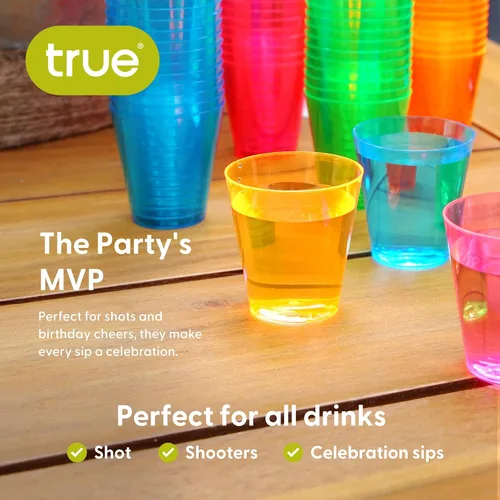 Vista 4 de True Vasos de chupito de plástico multicolor neón para fiestas, vasos desechables para beber al aire libre, colores surtidos, 2 onzas, juego de 60