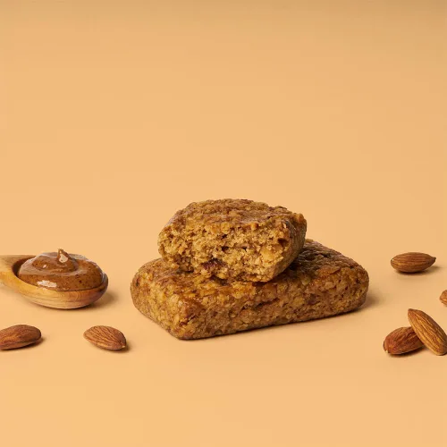 Vista 4 de Bobo's Barras de mantequilla de almendra y avena, sin gluten, sin OGM, avena integral, paquete de 12 Barritas de aperitivo Para llevar Hechas