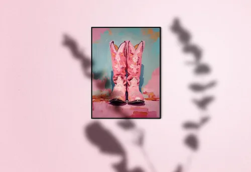 Vista 7 de TwoDays Botas de vaquera rosadas para decoración de habitación, pinturas femeninas del oeste para apartamento, botas de vaquero costero, impresiones