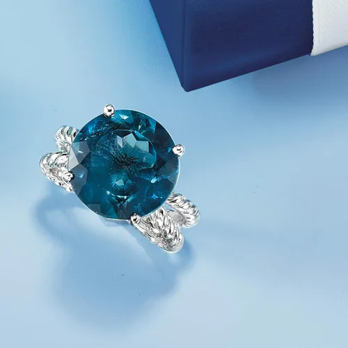 Vista 4 de Ross-Simons Anillo de topacio azul Londres de 6.75 quilates en plata de ley