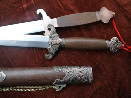 Vista 2 de LOONGSWORD - Juego de espada china doble de acero inoxidable – Cuchillas flexibles hechas a mano, vaina y mango de palisandro, espadas tradicionales