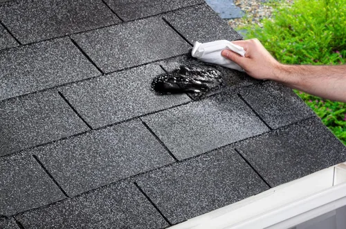 Vista 7 de Rust-Oleum Cinta autoadhesiva para techos de tela, rollo de 4 "x 16