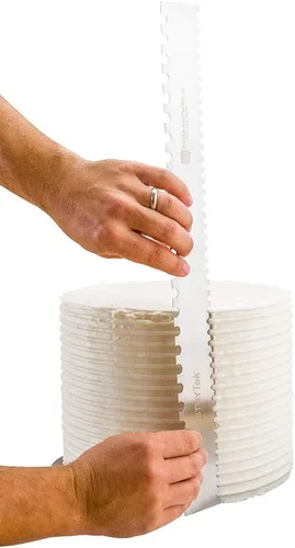 Vista 4 de Restaurantware Peine para tartas de 19.8 x 2 pulgadas, 1 peine decorativo de semicírculo, bordes surtidos de doble cara, de acero inoxidable