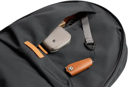 Vista 7 de Bellroy Classic Backpack Plus - (Laptop, mochila para laptop, 24L), Gris Oscuro