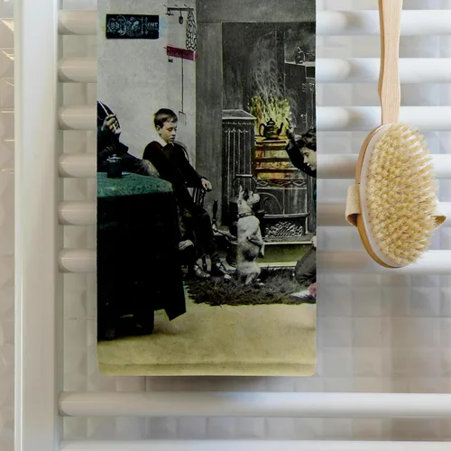 Vista 2 de 3dRose Magic Lantern THE Village Blacksmiths Family 1890 Victorian Vintage 15x22 Hand Towel