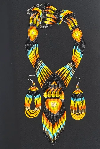 Vista 5 de Conjunto de joyería de diseño de pata de oso y tortuga Collar, aretes, pulsera hecha a mano