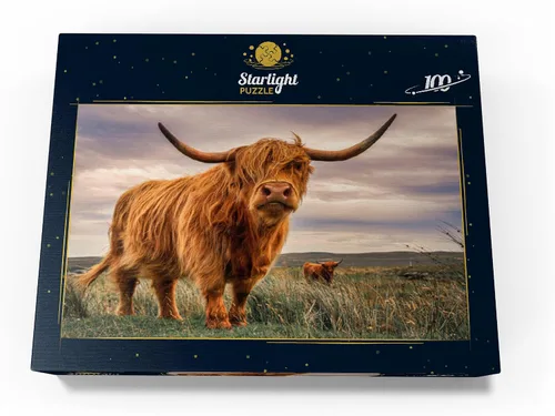Vista 4 de MyPuzzle Strict Pair of Highland Cows Caught On The North Coast of Scotland - Rompecabezas prémium de 100 piezas para adultos