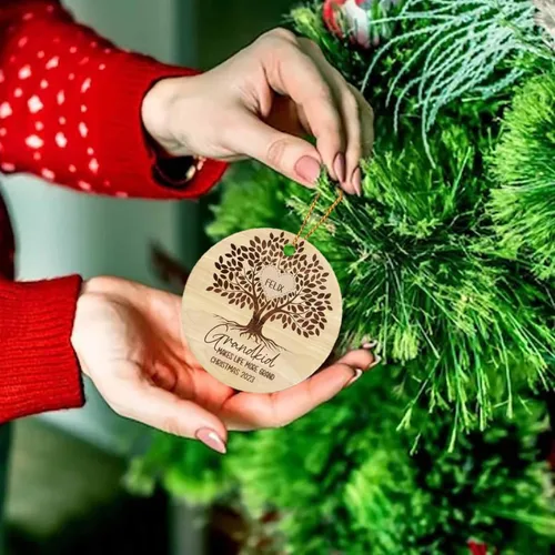 Vista 5 de Árbol de Navidad personalizado para abuelos y nietos 2023, un nieto hace la vida más grandioso, adorno personalizado con nombre y texto, adornos