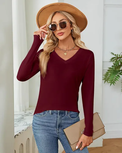 Vista 3 de Ficerd Paquete de 2 camisetas con cuello en V para mujer, manga corta o larga, camisetas básicas de verano casuales con dobladillo sólido