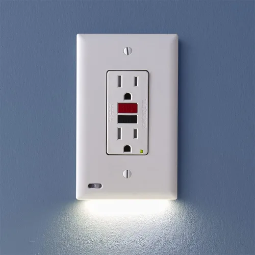 Vista 17 de SnapPower Guidelight, placa cobertor de salida con luces de noche LED