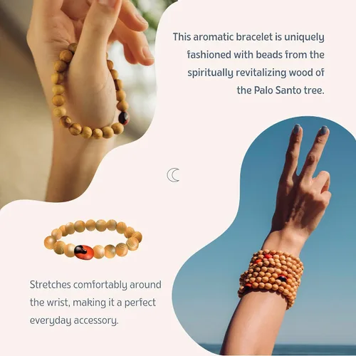 Vista 3 de Luna Sundara Pulsera Palo Santo y Huayruro hecha a mano en Perú altamente aromática y espiritualmente limpiadora