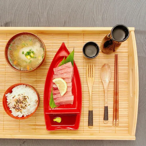 Vista 7 de Juego de 4 tazas de sake de porcelana de estilo japonés, juego de tazas pequeñas de cerámica para sake caliente o frío, tazas de sake tradicionales