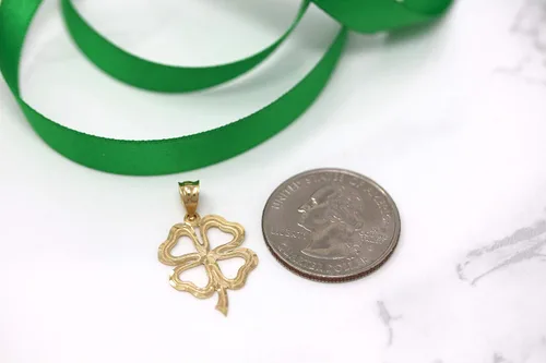 Vista 2 de CaliRoseJewelry - Colgante irlandés de trébol de cuatro hojas de 14 k