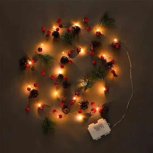 Vista 2 de Guirnalda de Navidad con 20 luces LED de 6.5 pies, con luces de pino y baya roja, funciona con pilas, guirnalda de luces LED, decoraciones
