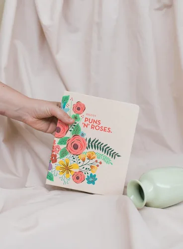 Vista 7 de Kokonote Blummen 2023 - Diario de 6.3 x 7.8 pulgadas 6.5 x 7.9 in Agenda académica con calcomanías Papelería de flores lindas