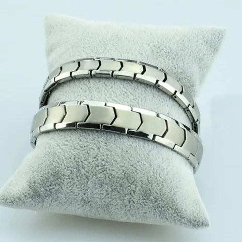 Vista 4 de Pulseras magnéticas de titanio puro para hombre, 99% titanio puro (ligero), pulseras magnéticas dobles potentes, eliminan la electricidad estática