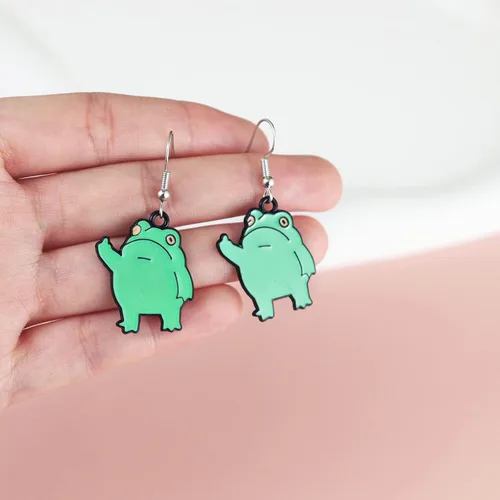 Vista 4 de Pingyongchang Lindos aretes colgantes de rana de animales de dibujos animados, divertidos aretes de dedo medio para mujeres y niñas, regalo