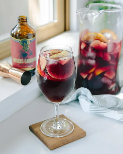 Vista 6 de Jarabe de Hibisco y Cardamomo de Portland Syrups - Elabora Exquisitos Cócteles, Bebidas sin Alcohol, Té, Refrescos, Bebidas de Café y Más - 12 onzas