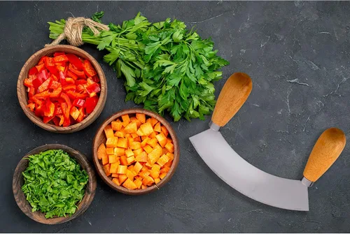 Vista 3 de HIC Kitchen Mezzaluna - Picador mecedor y cuchillo de picar con asas dobles, acero inoxidable, madera de caucho, para hierbas, verduras, nueces y más