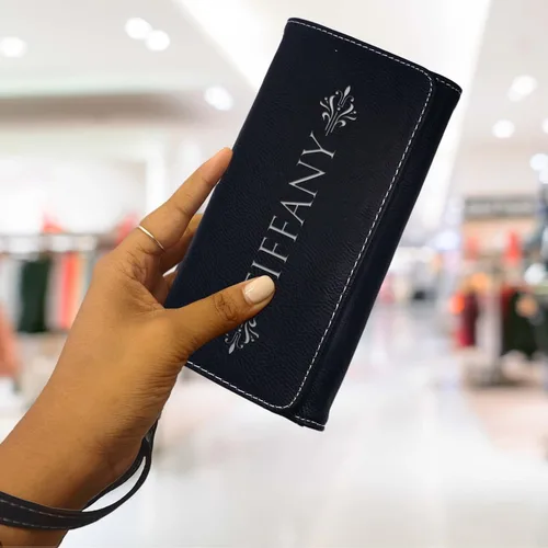 Vista 3 de Cartera de mano personalizada para mujer con correa extraíble