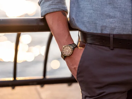 Vista 4 de Armitron Reloj de pulsera de dos tonos con función de fecha para hombre, 205414, NegroOro, Japonés