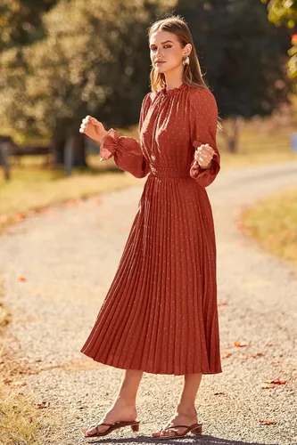 Vista 4 de PRETTYGARDEN Vestido midi de otoño 2024 para mujer, casual, manga larga, cuello en V, lunares suizos, plisado, acampanado, vestidos fluidos