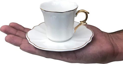 Vista 4 de Brew To A Tea Juego de 6 tazas de café turco de porcelana con platillos, color blanco con diseño de ribete dorado y caja de regalo, aptas