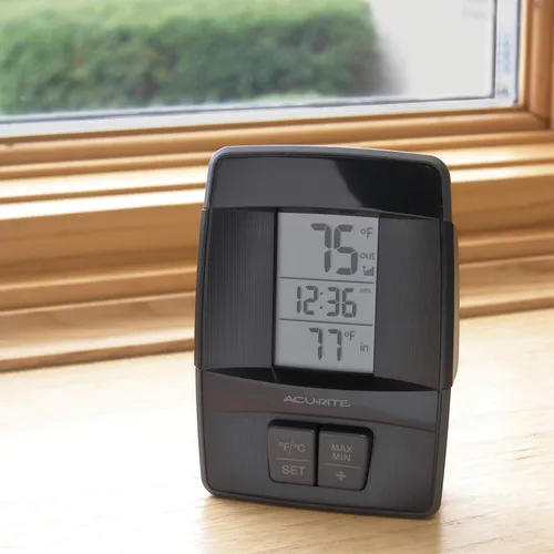 Vista 2 de AcuRite 00606 Termómetro inalámbrico para interiores y exteriores con reloj, 0.2
