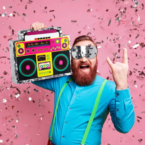 Vista 7 de Boombox Piñata con palo con los ojos vendados de los años 80, hip hop, juego de piñata mexicana para fiesta de regreso a los 80, regalos de radio