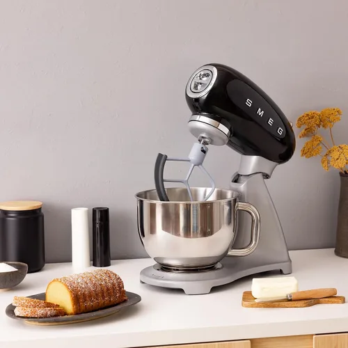 Vista 6 de SMEG SMF04 - Batidora de pie Classico de 5 cuartos con arranque suave y mezcla constante, motor de 600 W, 10 velocidades, cuenco de acero inoxidable