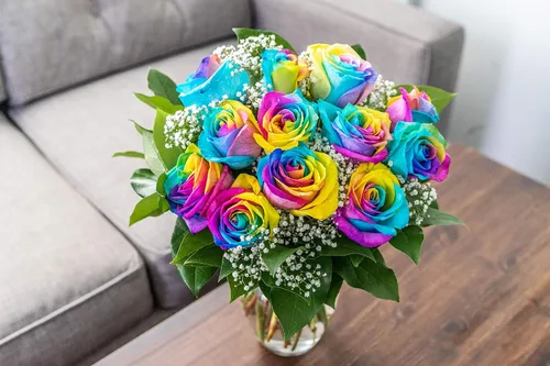 Vista 2 de De flores – Una Docena de rosas de arco iris (jarrón gratis incluido)