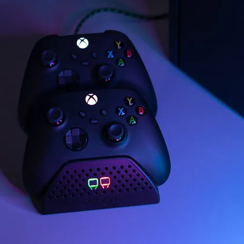 Vista 7 de Venom Xbox Controller Rechargeable Battery Twin Pack - Black (Xbox Series X, Xbox Series S)