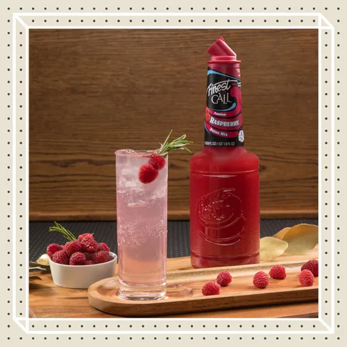 Vista 3 de Finest Call Premium - Mezcla de bebida de puré de fruta de frambuesa, botella de 1 litro Sweetness With a Hint of Tartness Cocktails &