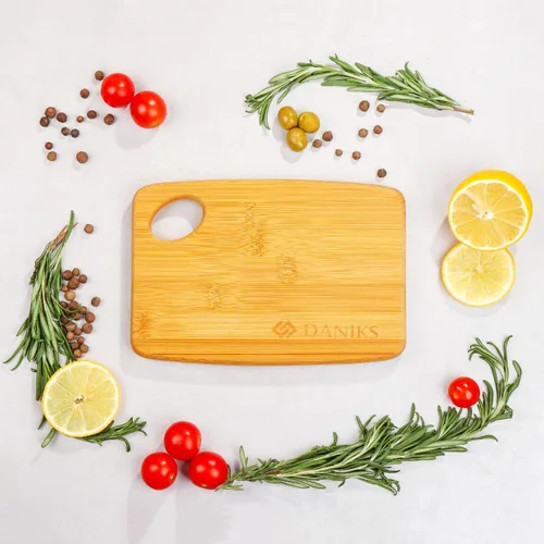 Vista 2 de Daniks Tabla de cortar de bambú de 9 x 6 pulgadas (pequeña), extra gruesa y resistente, con orificio para colgar, previamente engrasada, respetuosa