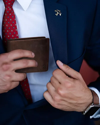 Vista 13 de SERMAN BRANDS Billetera de piel con 2 ventanas de identificación para hombre, con bloqueo RFID, doble tapa superior, billetera de viaje de capacidad